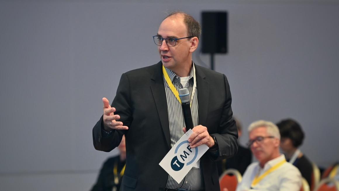 Prof. Dr. Oliver Kohlbacher auf dem genomDE-Symposium 2025