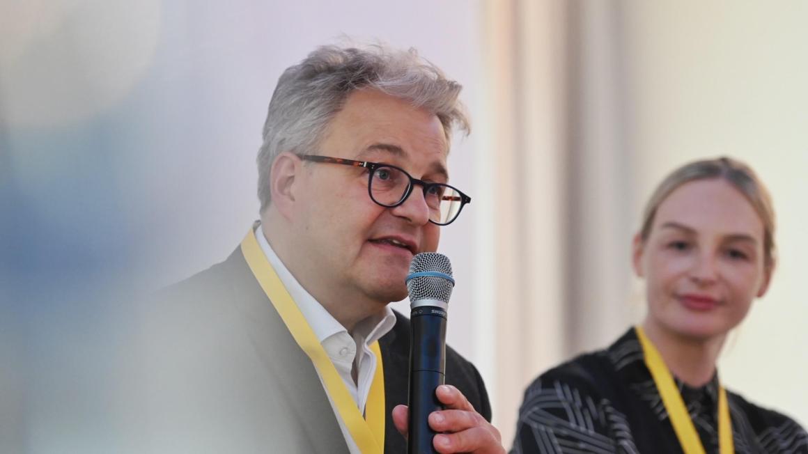 Sebastian C. Semler auf dem genomDE-Symposium 2025