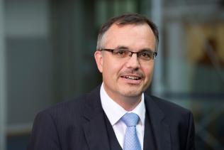 Prof. Dr. iur. Henning Rosenau