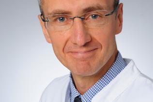 Prof. Dr. Jürgen Wolf (somat.), Nationales Netzwerk Genomische Medizin - Lungenkrebs, Universität zu Köln - Medizinische Fakultät; Ärztlicher Leiter Centrum für Integrierte Onkologie, Universitätsklinikum Köln; Sprecher, nationales Netzwerk Genomische Medizin-Lungenkrebs (nNGM)